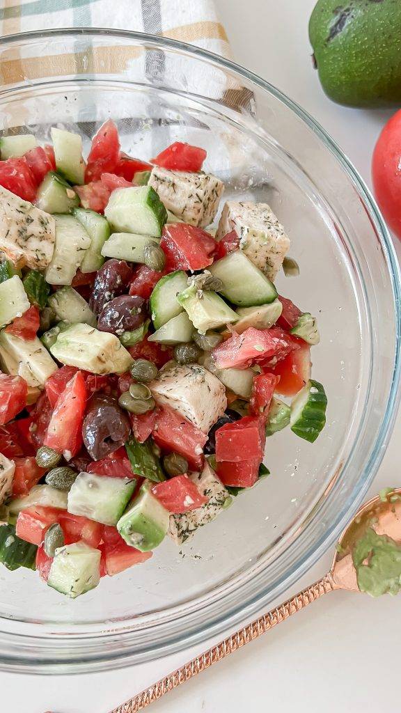 grchka salata so tofu i avokado